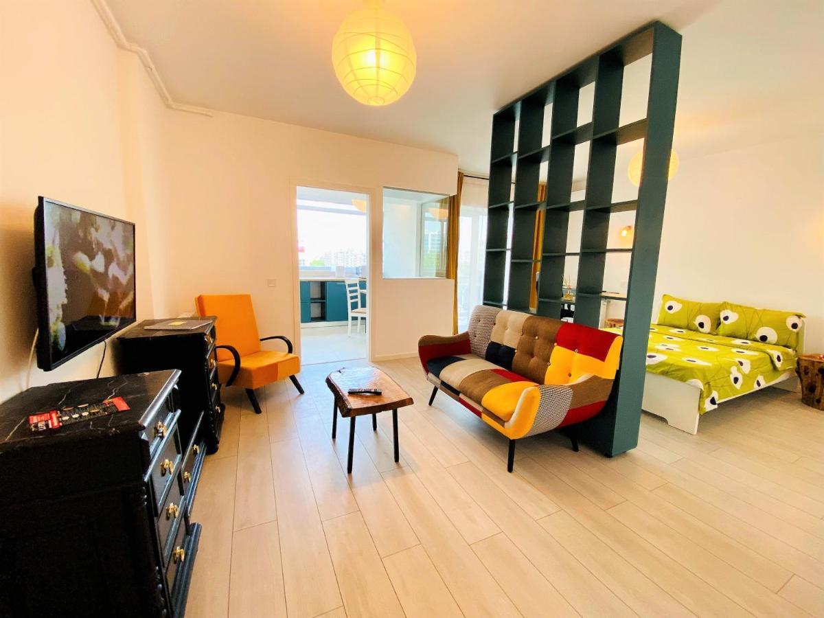 Plaza View Studio Bukarest Exteriör bild